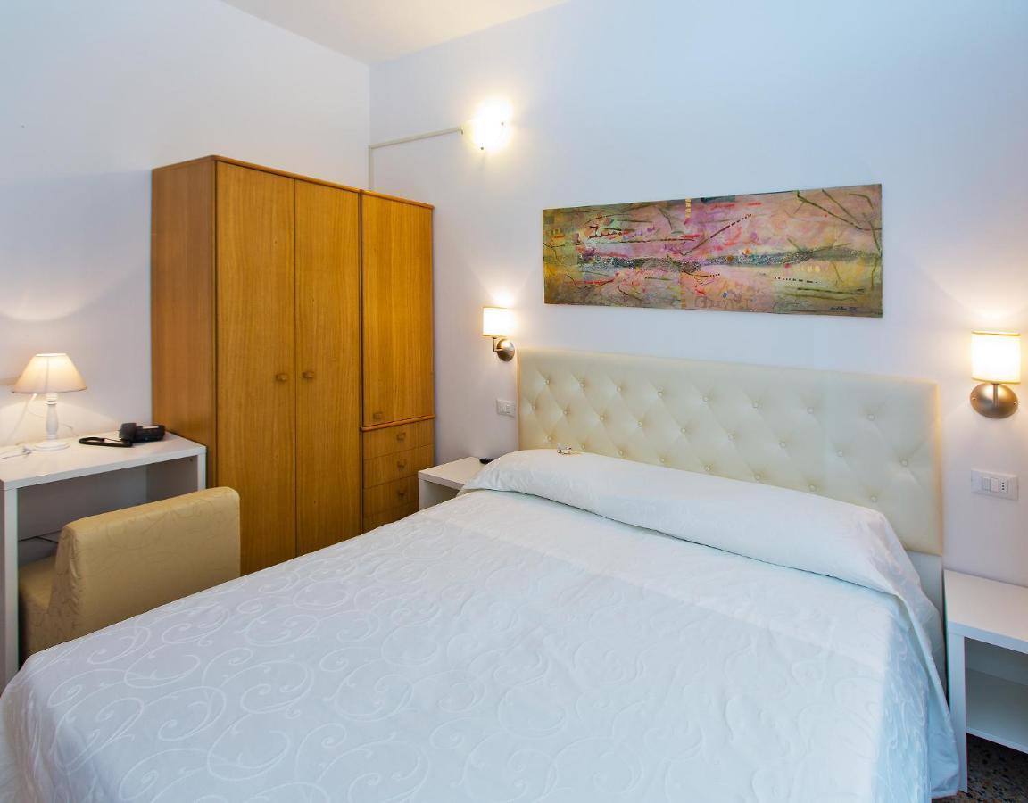 Hotel Maine Финале Лигуре Экстерьер фото