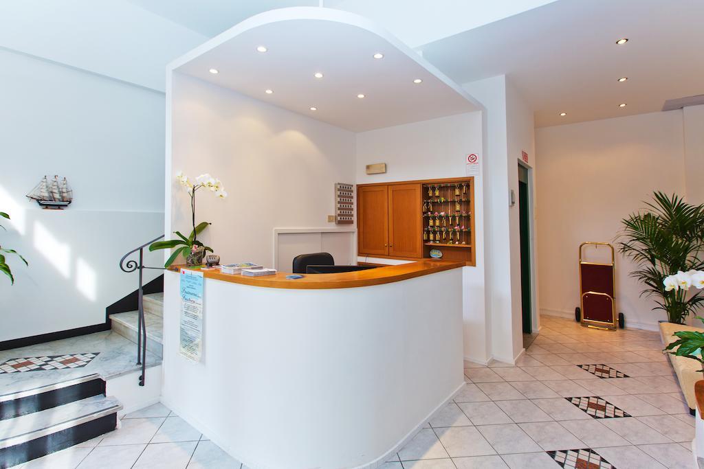 Hotel Maine Финале Лигуре Экстерьер фото